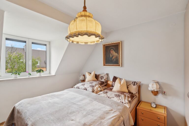 3-Zimmer-Dachgeschosswohnung