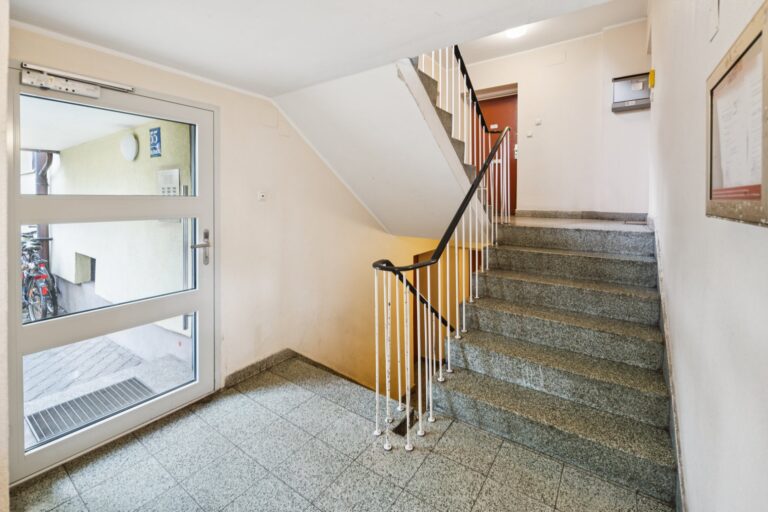 1-Zimmer-Wohnung mit Balkon in München Parkstadt Bogenhausen